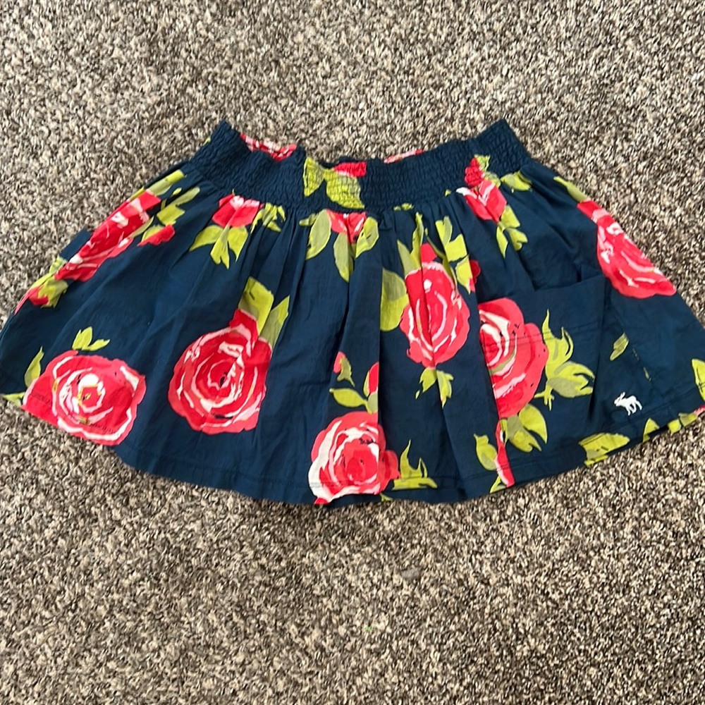 Cute Floral miniskirt Abercrombie and finch size large